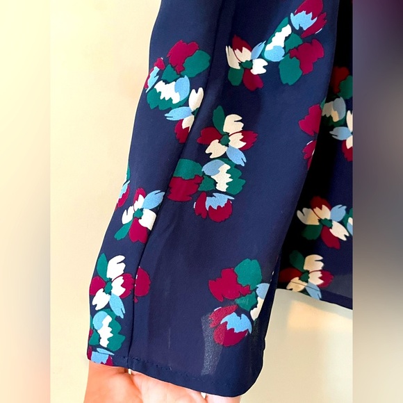 Banana Republic Navy Adjustable Strap Tank Camisole Women’s Size Large - Picture 2 of 12